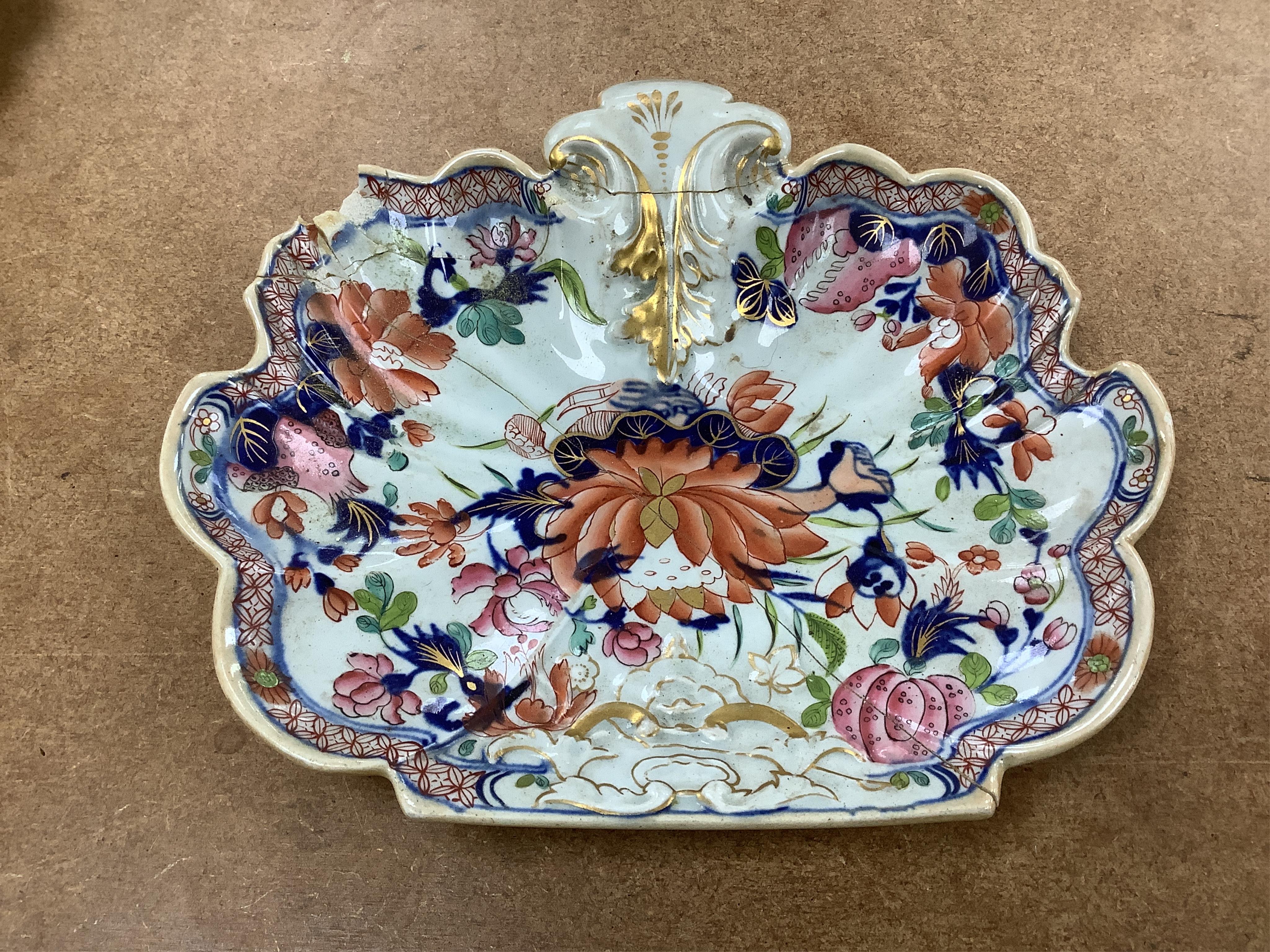 A Mason’s ironstone Japan pattern dessert service, c.1820, comprising dishes, plates and a centrepiece, largest 36cm wide
